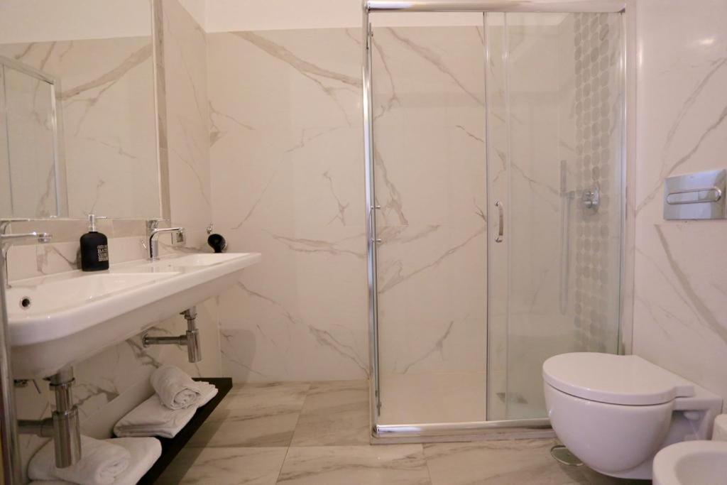 P-Suite Plaza Roma Екстериор снимка