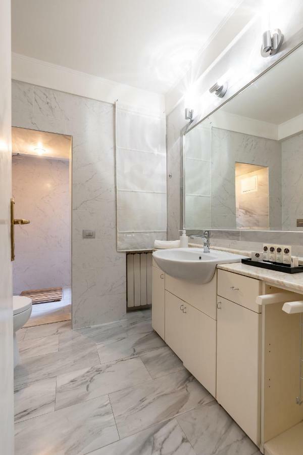 P-Suite Plaza Roma Екстериор снимка